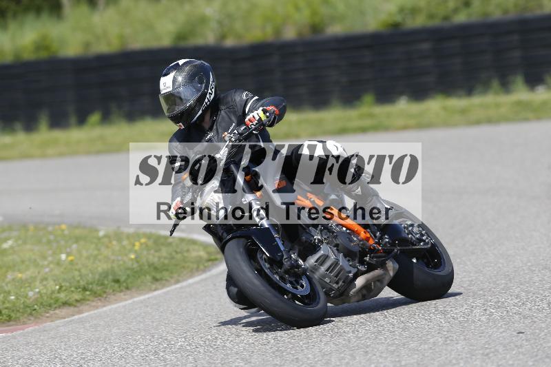 Archiv-2025/09 22.04.2025 Cornu Master School ADR/gruen-vert/3